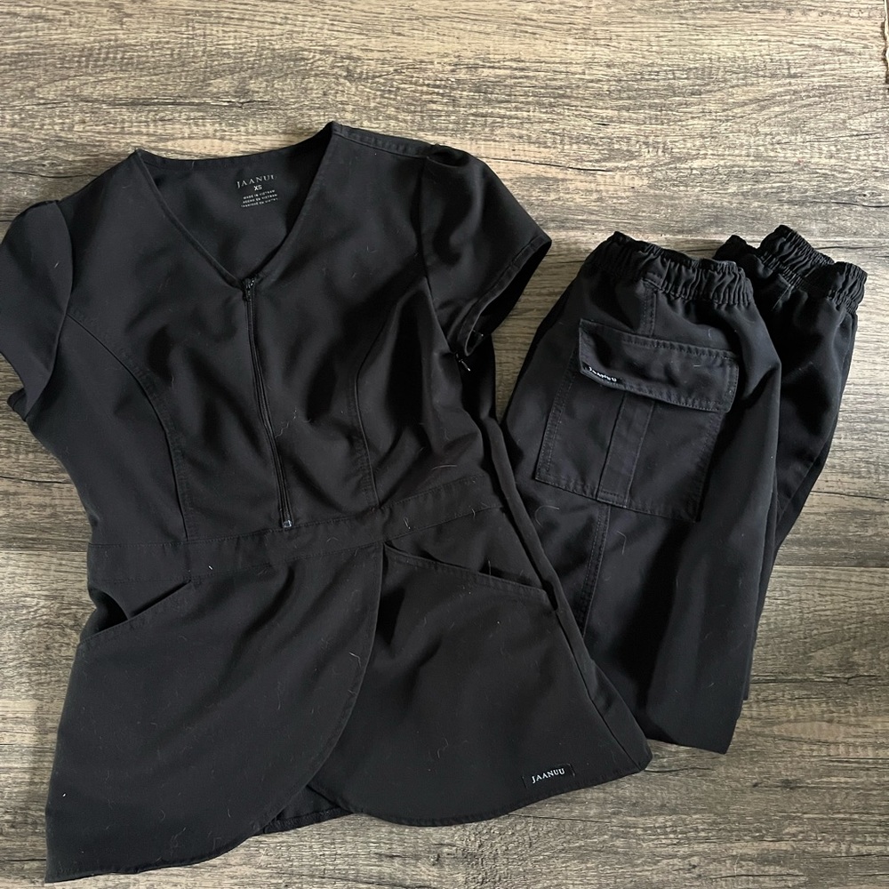 XS Jaannu Scrubs